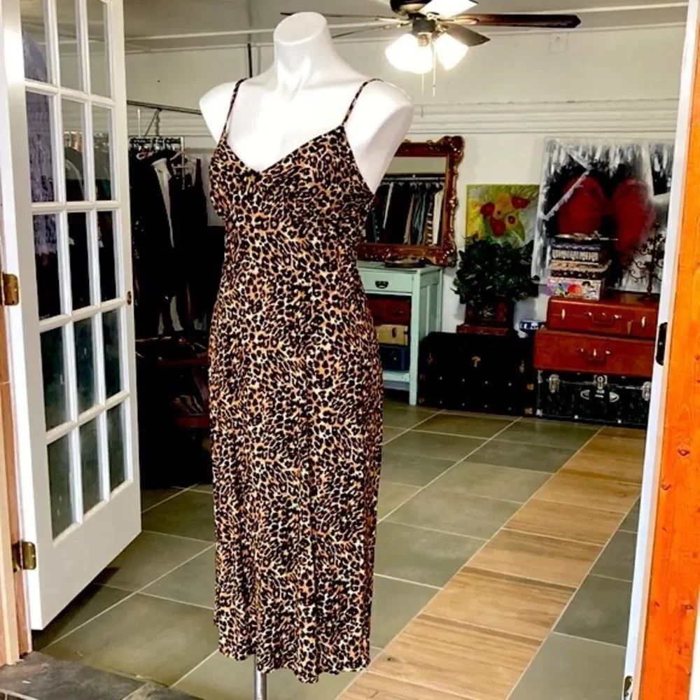 Dress - Picture 4 of 11
